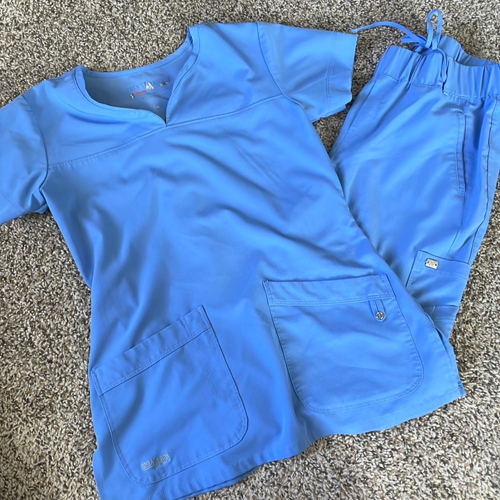 Ceil blue Grey’s Anatomy scrub set. Like new, only worn a few times